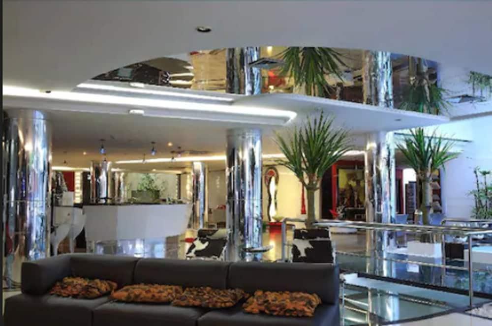 Da Vinci Hotel & Conventions มาเนาส์ ภายนอก รูปภาพ