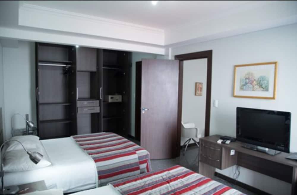 Da Vinci Hotel & Conventions มาเนาส์ ภายนอก รูปภาพ