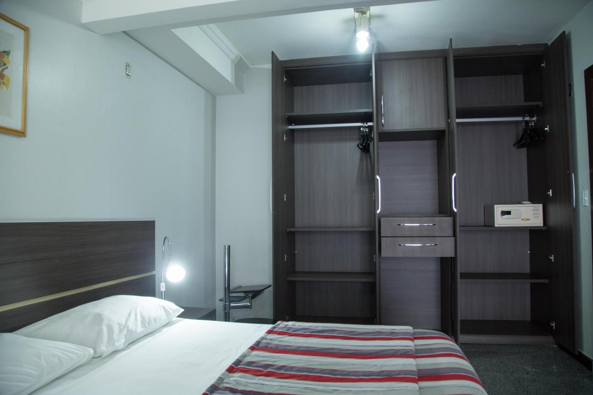 Da Vinci Hotel & Conventions มาเนาส์ ห้อง รูปภาพ