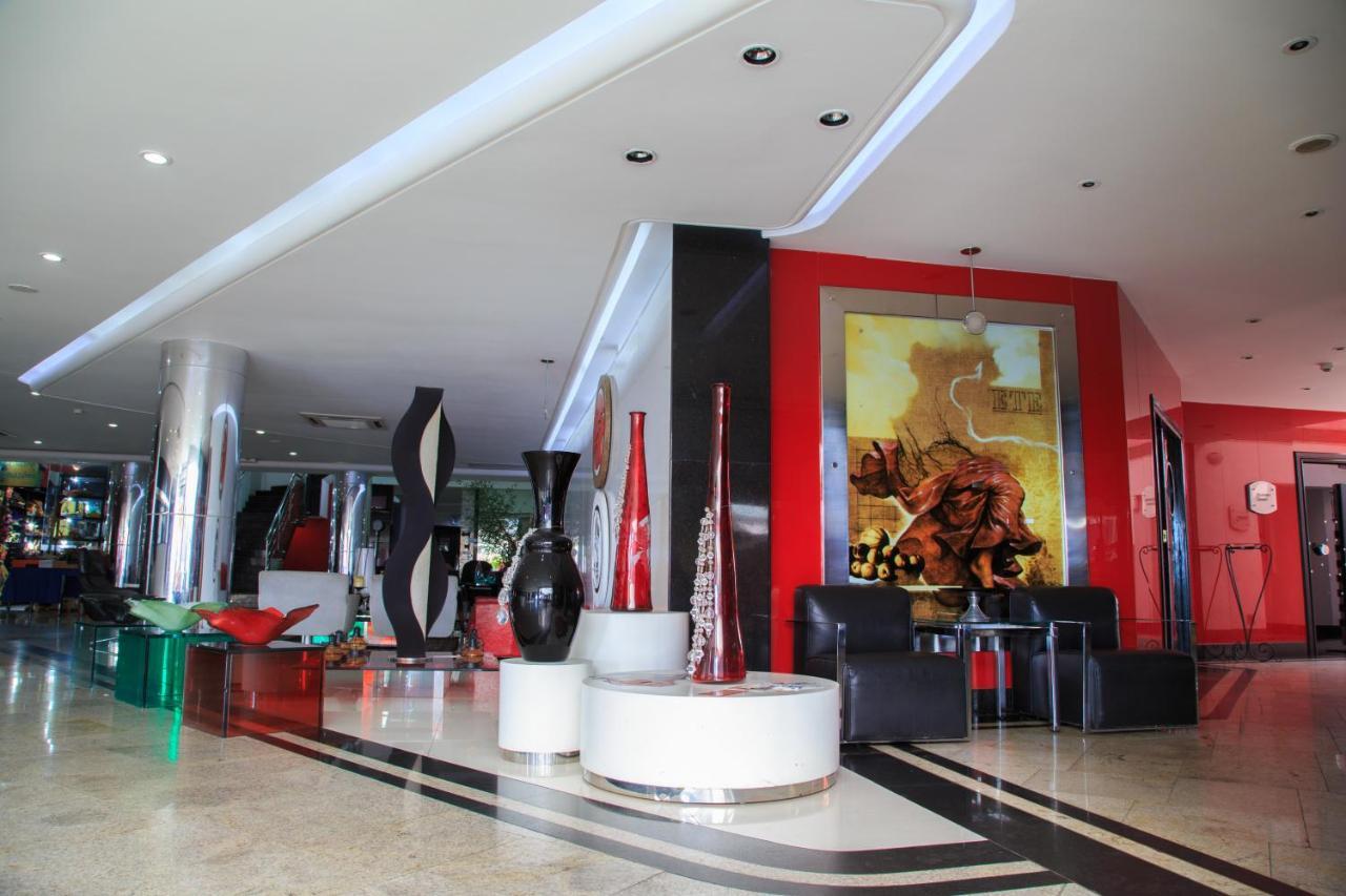 Da Vinci Hotel & Conventions มาเนาส์ ภายนอก รูปภาพ